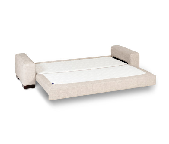 BED for LIVING Salone | Sofas | Swiss Plus