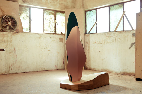 Ikebana III Standing mirror | Spiegel | Karen Chekerdjian