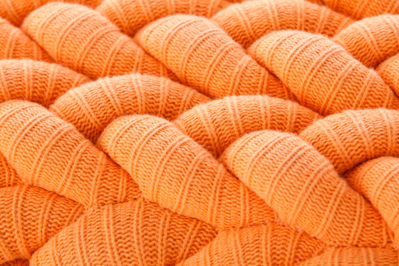 Knitted Stool Naranja 3 | Taburetes | GAN