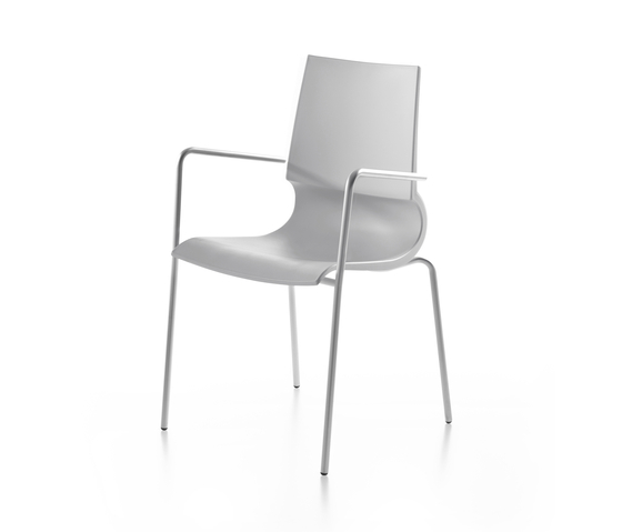 Ricciolina 4 legs with armrests polypropylene | Chairs | Maxdesign