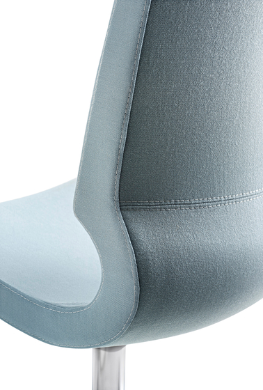Ricciolina_swivel base with wheels and gas lift with pair of cushions for seat + back | Stühle | Maxdesign