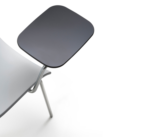 Ricciolina 4 legs with seat cushion + writing tablet | Sillas | Maxdesign