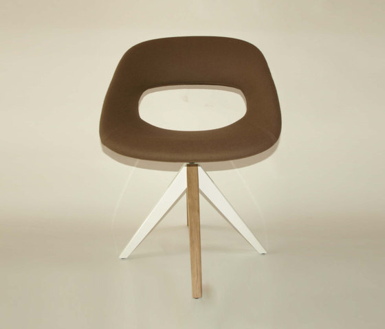Diagonal Cross Legs Chair | Stühle | dutchglobe
