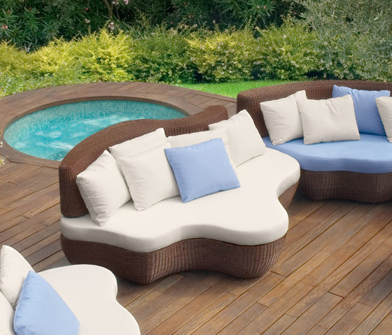 Les Iles 9593 sofa | Canapés | ROBERTI outdoor pleasure