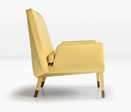 Angott Club Chair | Fauteuils | Khouri Guzman Bunce Lininger