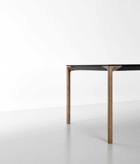 Boiacca wood legs | Dining tables | Kristalia