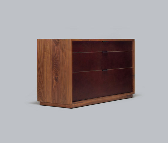 lineground 3-drawer horizontal bureau | Aparadores | Skram