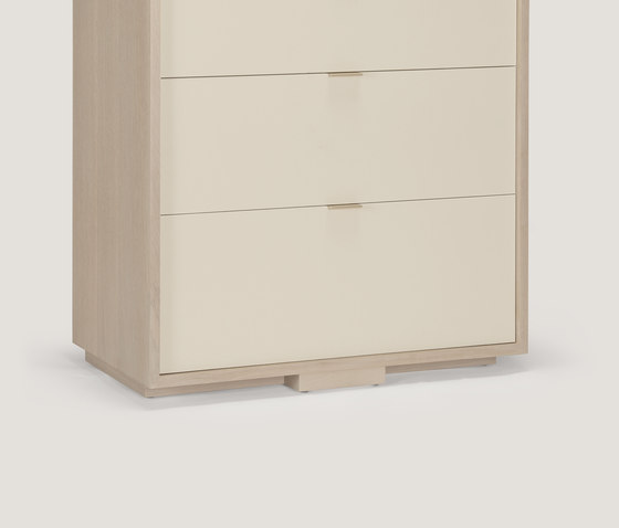 lineground 6-drawer vertical bureau | Aparadores | Skram