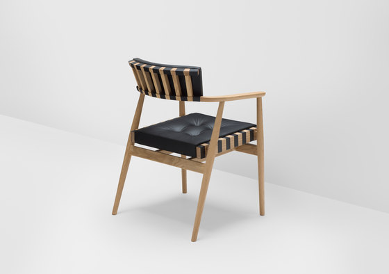 Norse upholstered backrest chair | Stühle | H Furniture