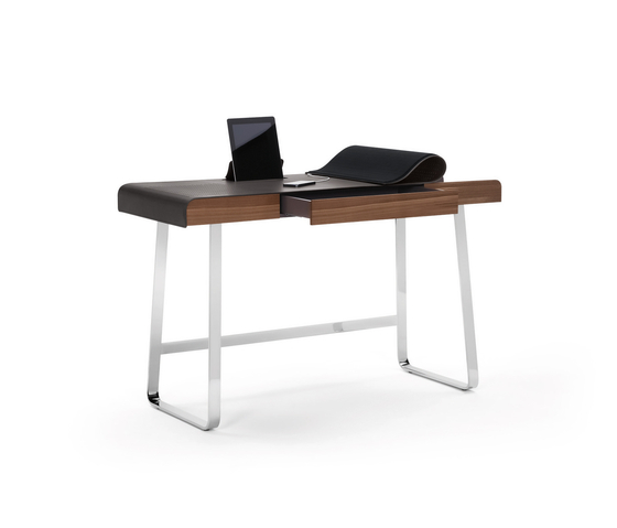 Pegasus Home Desk | Desks | ClassiCon