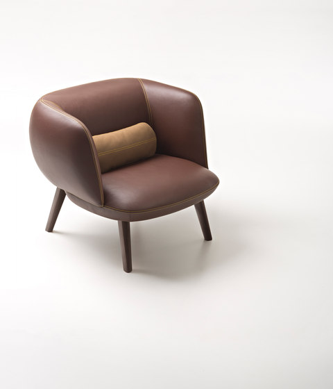 Betty Low Armchair | Sessel | Maxdesign