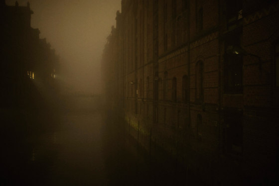 Hambourg | Le Speicherstadt dans le brouillard | Films adhésifs | wallunica