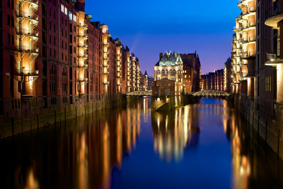 Hambourg | Le Speicherstadt dans la nuit | Films adhésifs | wallunica