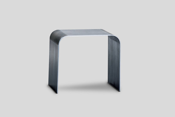 U-Board table | stool | Tavolini alti | lebenszubehoer by stef’s