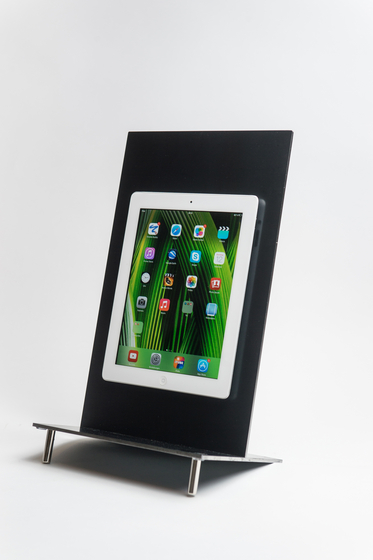 wineTee® iPad/tablet holder | Reggilibri | lebenszubehoer by stef’s
