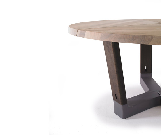 Base round | Dining tables | Arco