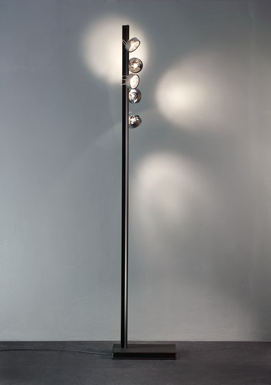 TRI FLOOR | Lámparas de pie | Buschfeld Design