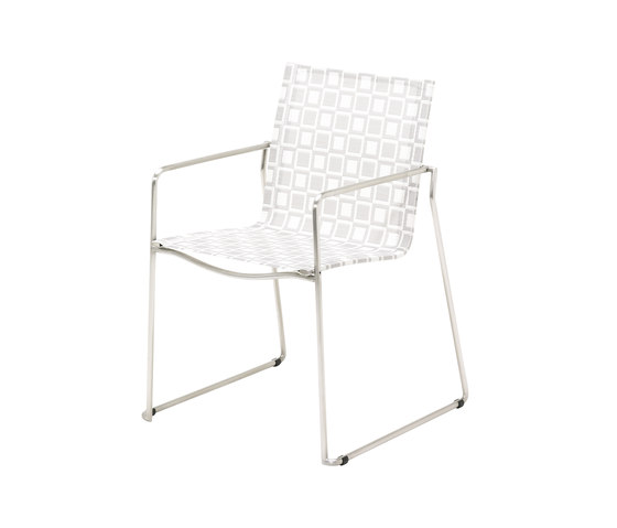 Asta Stacking Chair with Arms | Sillas | Gloster Furniture GmbH