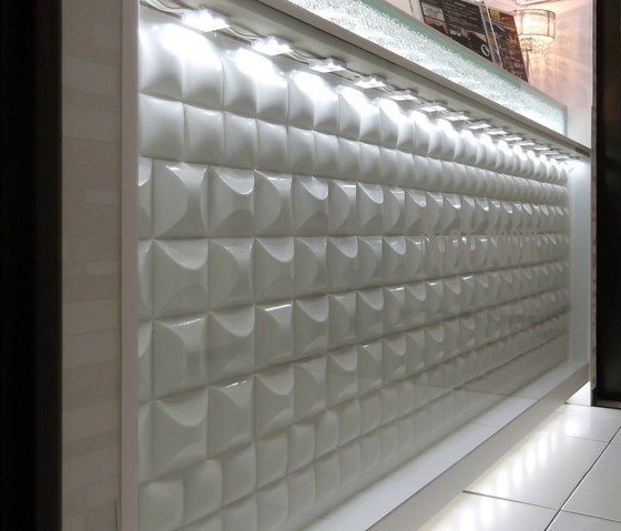 Ichimatsu 100 in-situ | Ceramic tiles | Kenzan