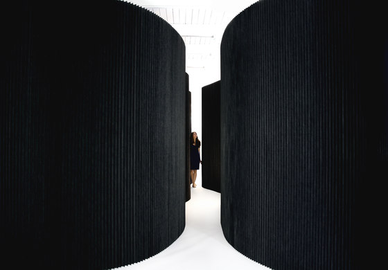 softwall | black textile | Architektursysteme | molo