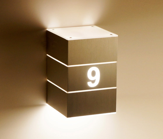 Cubo Mini Numeroso | Lámparas exteriores de pared | luce²