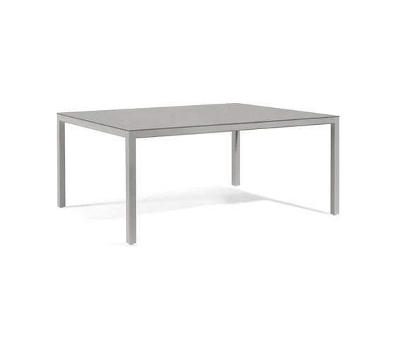Quarto low rectangular dining table | Mesas comedor | Manutti
