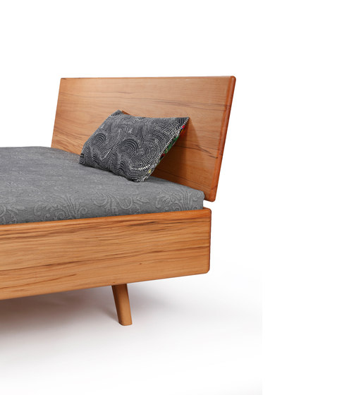 DONNA bed | Beds | Holzmanufaktur