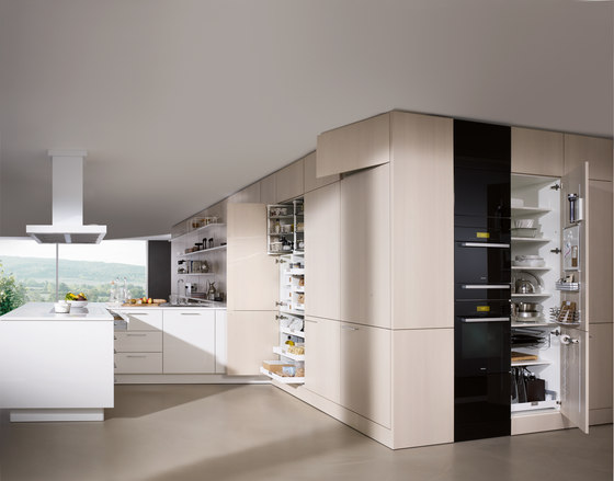 FloatingSpaces | SE 4004 | Fitted kitchens | SieMatic