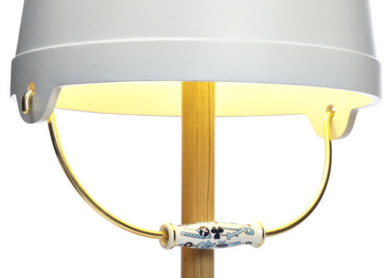 bucket floor lamp | Lampade piantana | moooi