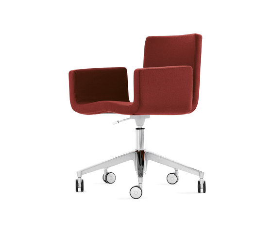 Mantis swivel chair | Chairs | Kristalia