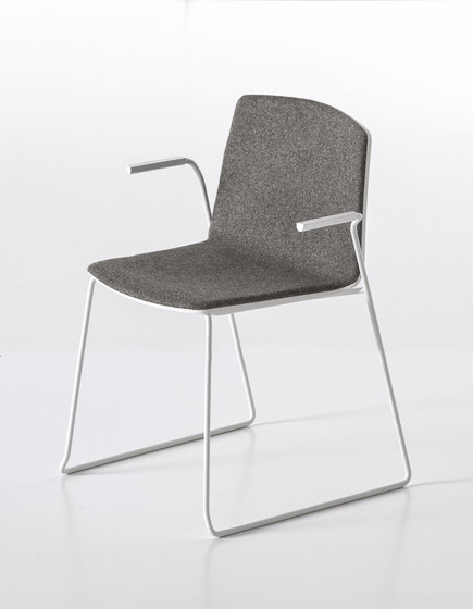 Rama Slide Base | Chairs | Kristalia