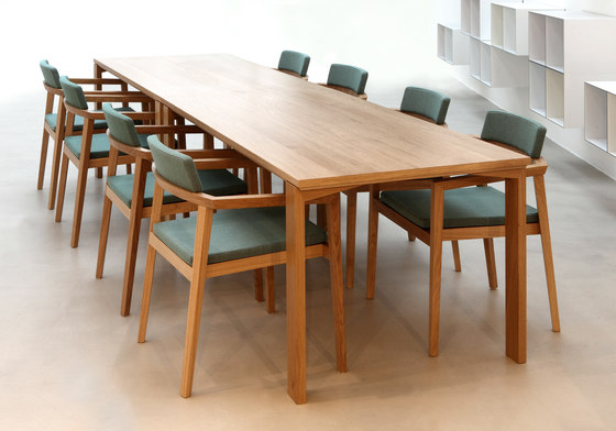 Session meeting table | Tables de repas | Magnus Olesen