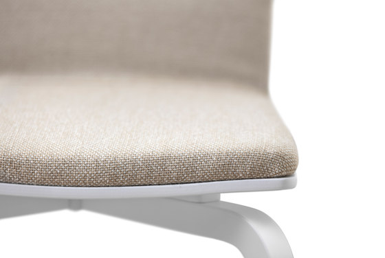 HK 002 Lounge Chair upholstered | Fauteuils | Artek