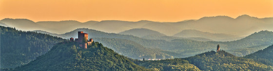 Landschaft | Blick vom Orensfels auf Burg Trifels | Holz Platten | wallunica