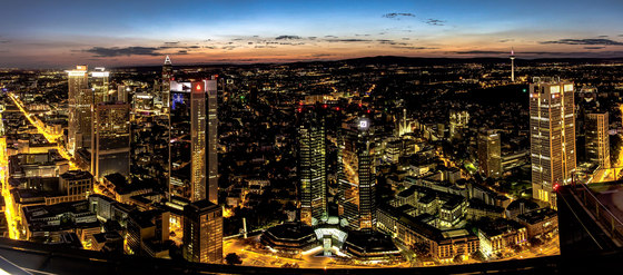 Frankfurt | The skyline of Frankfurt am Main in the evening | Planchas de madera | wallunica