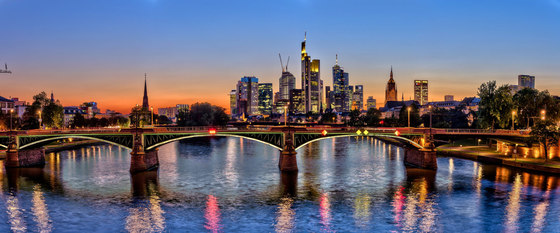 Frankfurt | Big City Lights: The Main in Frankfurt at night | Synthetic films | wallunica