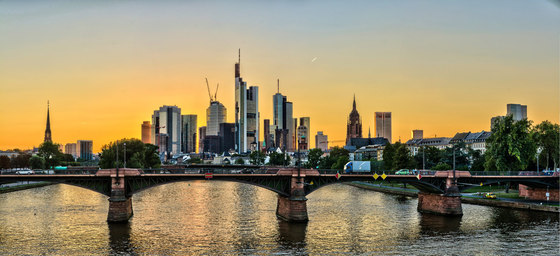 Frankfurt | Der Main in Frankfurt am Abend | Kunststoff Folien | wallunica