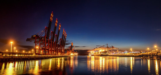 Hamburg | Containerhafen an der Elbe in Hamburg bei Nacht | Kunststoff Folien | wallunica