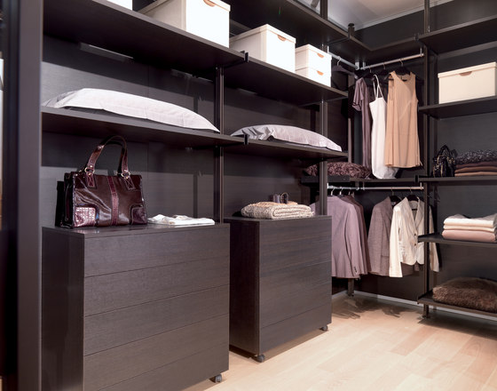 Vertical | Walk-in wardrobes | Longhi S.p.a.