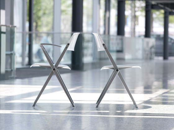 X&Y 450X|400Y | Chairs | Interstuhl