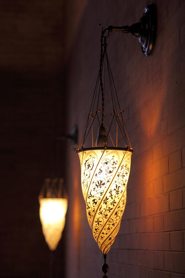 Cesendello wall lamp | Lampade parete | Venetia Studium