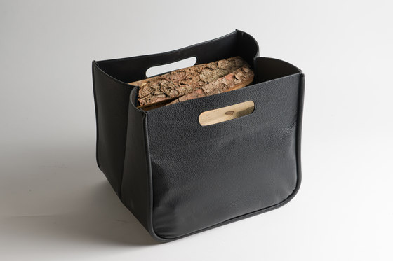 U-Board leather bag | wood log holder | Accessoires cheminée | lebenszubehoer by stef’s