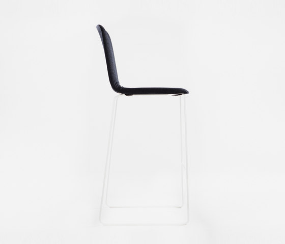 Than Chair Barstool | Bar stools | Lensvelt