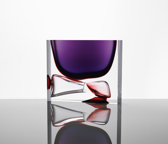 Moments | square purple ruby red | Objets | Anna Torfs