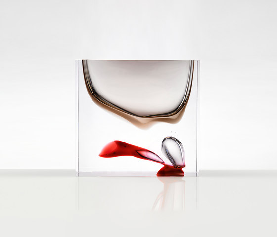 Moments | square smoke ruby | Objects | Anna Torfs