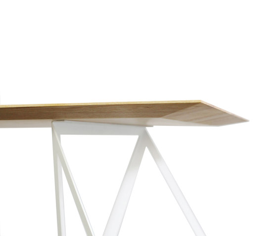 Steel Stand Table | Tables de repas | NEO/CRAFT