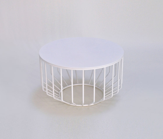 Wired Complement Table | Tavolini alti | Phase Design