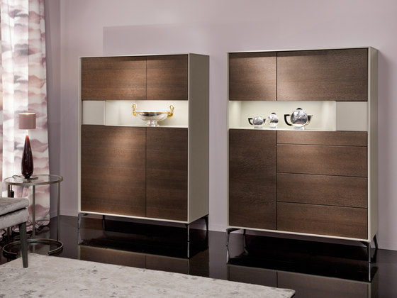 Slot Schrank 109 RE | Display cabinets | Christine Kröncke