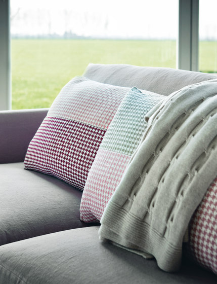 Bicolore | 1577 | Cushions | Zanotta