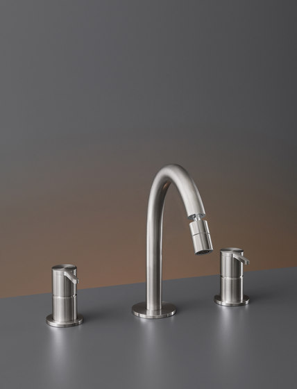 Innovo INV44 | Wash basin taps | CEADESIGN